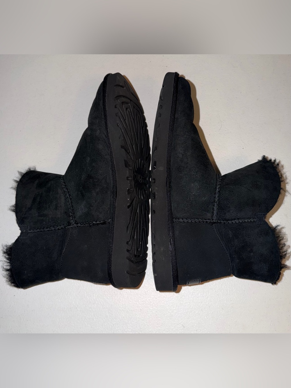 UGG Bailey Zip Mini Black Suede Shearling Sheepskin Ankle Boots Sz US 10 Women's - Picture 4 of 8